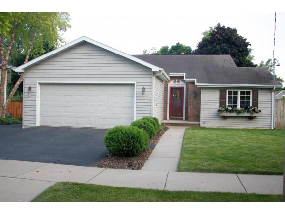 827 E Franklin, Appleton, WI 54911 photo 1