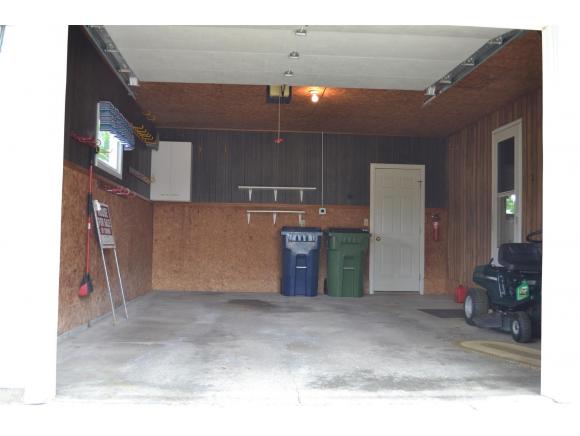 325 Janet, Wrightstown, WI 54180 photo 4