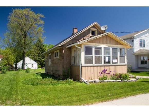 820 W Kamps Ave, Appleton, WI 54914 photo 2