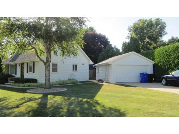 2110 W Prospect Ave, Appleton, WI 54914 photo 2