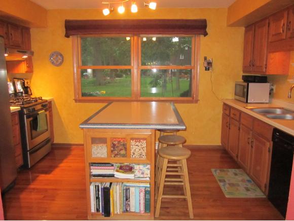 1233 E Pauline St, Appleton, WI 54911 photo 4