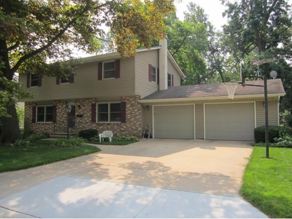 1233 E Pauline St, Appleton, WI 54911 photo 1