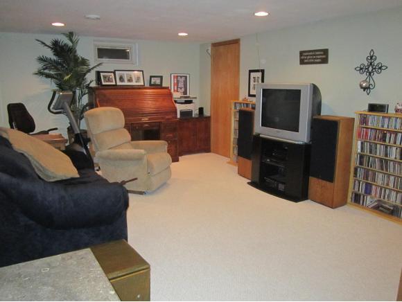 1233 E Pauline St, Appleton, WI 54911 photo 21