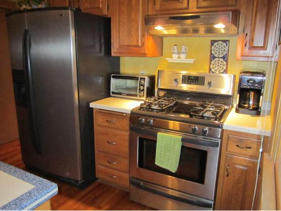 1233 E Pauline St, Appleton, WI 54911 photo 3