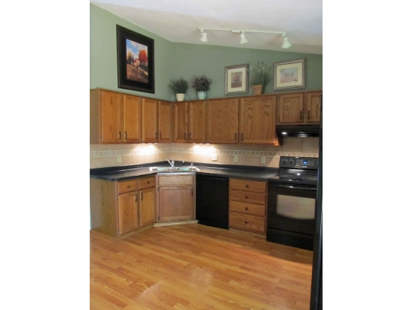 2024 W Jonathon Dr, Appleton, WI 54914 photo 9