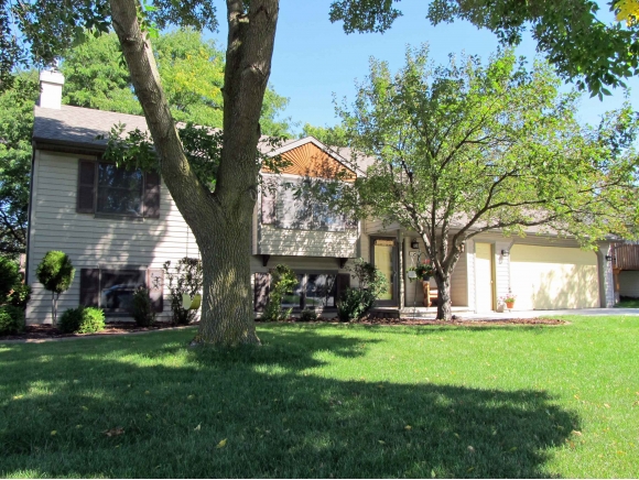 2024 W Jonathon Dr, Appleton, WI 54914 photo 1