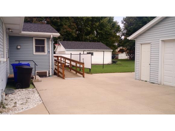 724 S Lee St, Appleton, WI 54915 photo 2