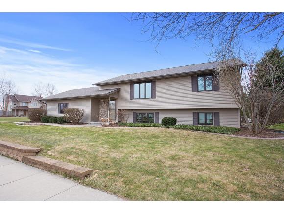 2003 W Capitol Dr, Appleton, WI 54914 photo 1