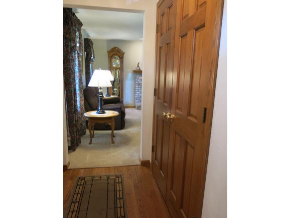 1701 E Melody Ln, Appleton, WI 54913 photo 9