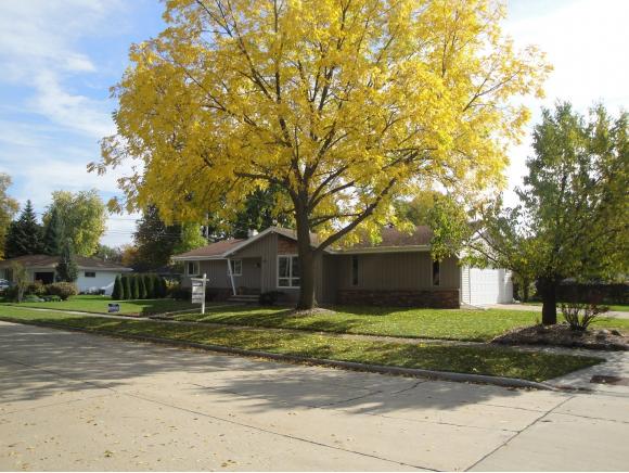 2111 Esther St, Appleton, WI 54915 photo 1
