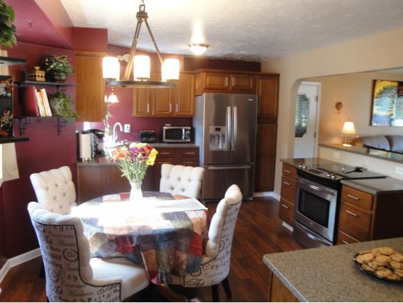 2111 Esther St, Appleton, WI 54915 photo 4