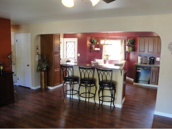 2111 Esther St, Appleton, WI 54915 photo 2