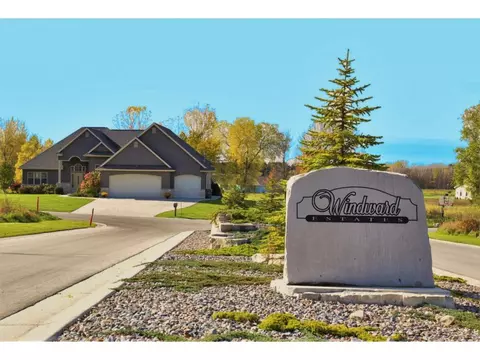 87 Easterlies Ct #53, Fond Du Lac, WI 54935
