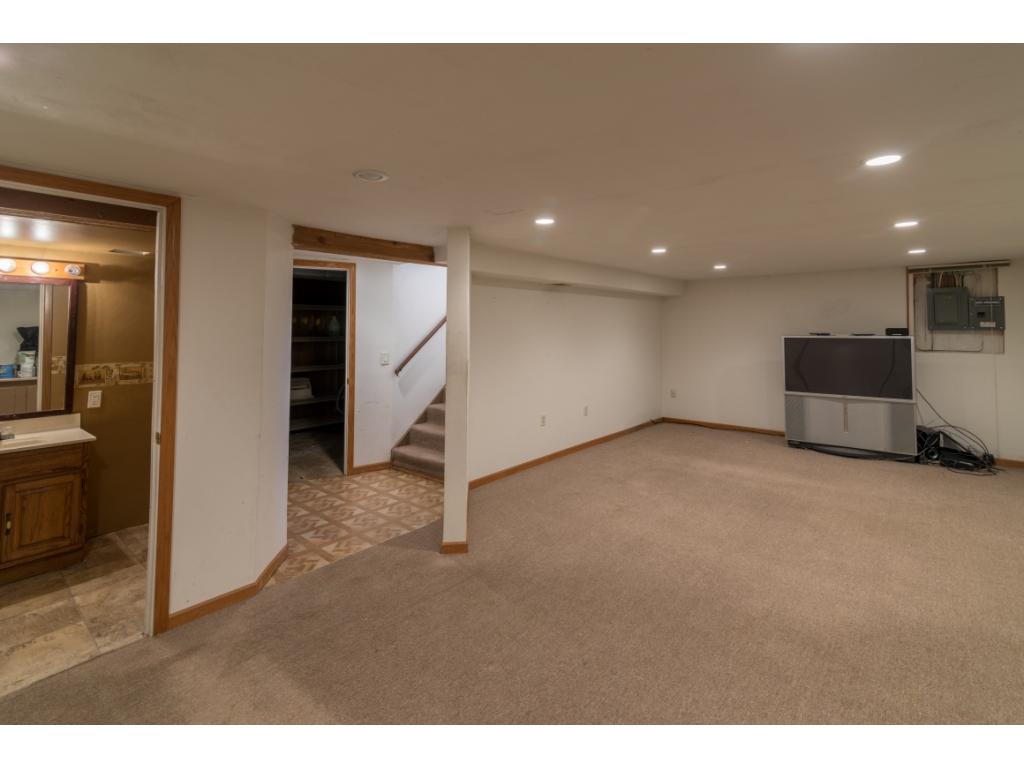 2600 E Henry St, Appleton, WI 54915 photo 9