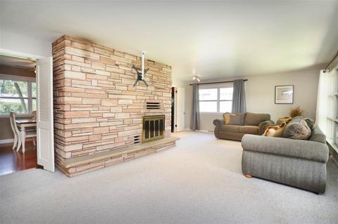 1133 E Glendale Ave, Appleton, WI 54911 photo 2