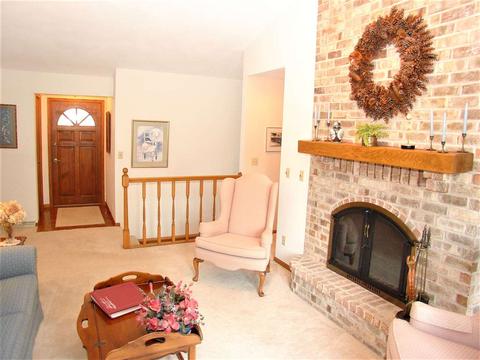 1625 S Sundown Ln, Appleton, WI 54915 photo 5
