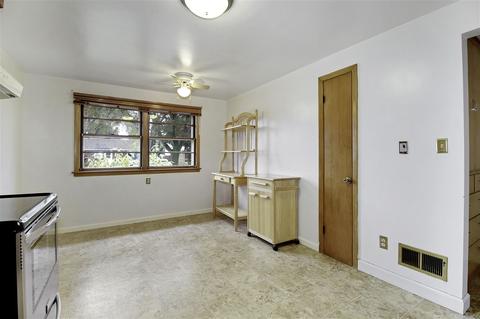 907 E Lindbergh St, Appleton, WI 54911 photo 4