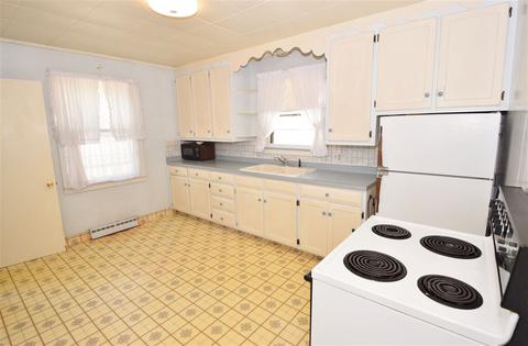 1425 S Kernan Ave, Appleton, WI 54915 photo 3