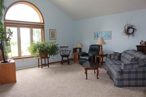 5830 Sandra Dr, Appleton, WI 54913 photo 3