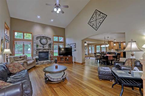 2514 Hazelnut Ln, Appleton, WI 54915 photo 8