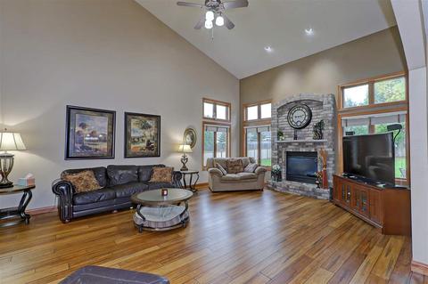 2514 Hazelnut Ln, Appleton, WI 54915 photo 9