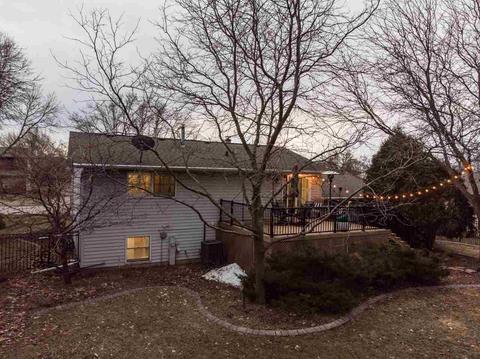 2032 W Jonathon Dr, Appleton, WI 54914 photo 2