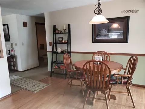 18 Solar Cir, Appleton, WI 54915 photo 4