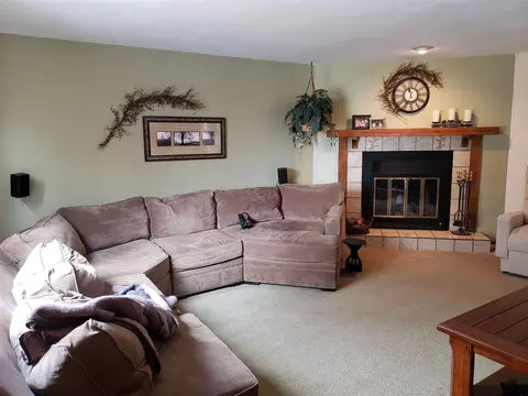 18 Solar Cir, Appleton, WI 54915 photo 2