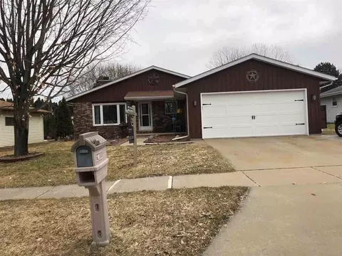 18 Solar Cir, Appleton, WI 54915 photo 1
