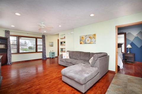 532 N State St, Appleton, WI 54911 photo 2
