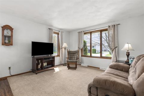 2150 Michelle Ct, Appleton, WI 54914 photo 3