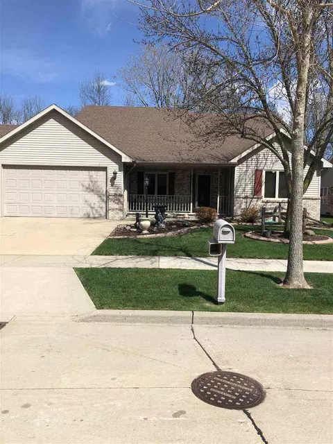 3616 S Aschen Puttel Dr, Appleton, WI 54915 photo 1