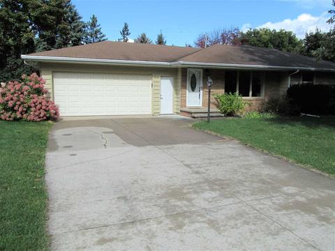 628 W Seneca Dr, Appleton, WI 54911 photo 2