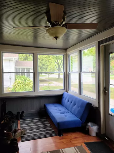 823 W Spring St, Appleton, WI 54914 photo 2