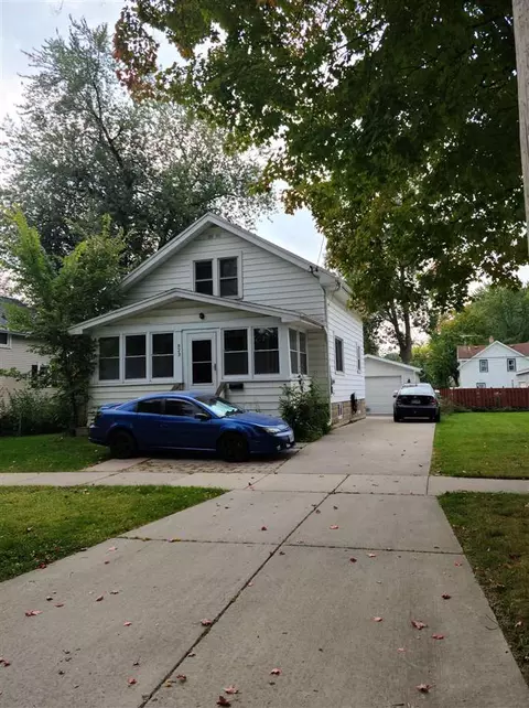 823 W Spring St, Appleton, WI 54914 photo 1