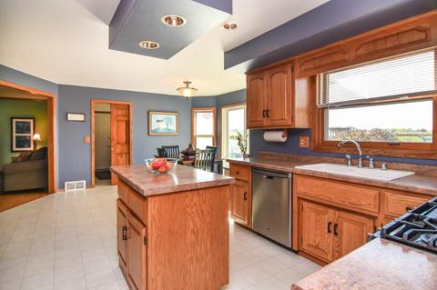 2237 W Twin Willows Dr, Appleton, WI 54914 photo 3
