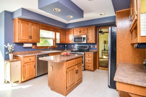 2237 W Twin Willows Dr, Appleton, WI 54914 photo 4