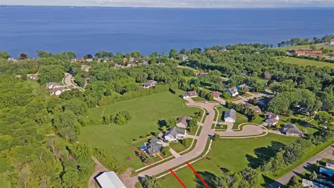 4625 Shambeau Dr #11, Oshkosh, WI 54901