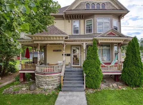 821 N Oneida St, Appleton, WI 54911 photo 2
