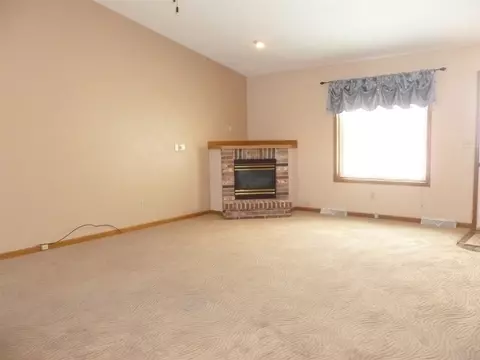 2412 N Skylark Dr, Appleton, WI 54914 photo 3