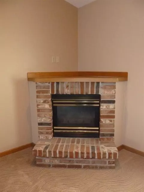 2412 N Skylark Dr, Appleton, WI 54914 photo 5