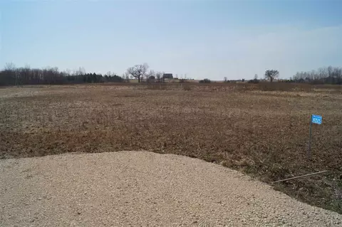w2525 Woodland Road #4, Iron Ridge, WI 53035