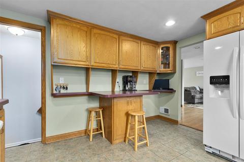 8 Cherry Ct, Appleton, WI 54915 photo 3