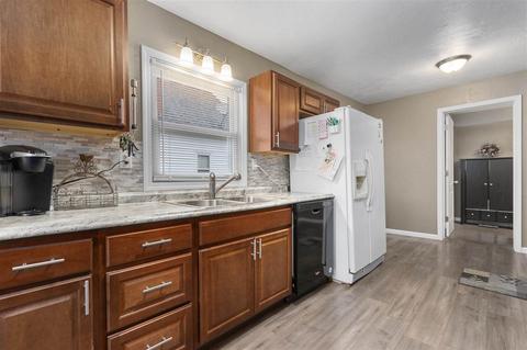 1925 N Oneida St, Appleton, WI 54911 photo 5