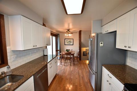 2319 S Horizon Dr, Appleton, WI 54915 photo 4