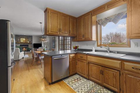 2321 W Seneca Dr, Appleton, WI 54914 photo 3