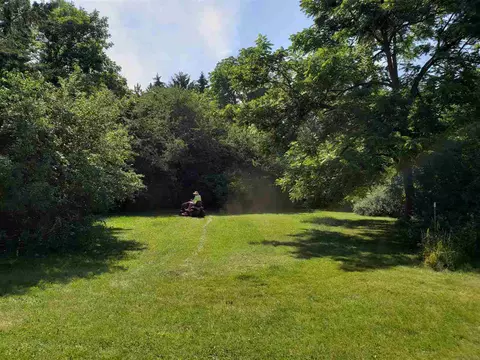 Crestwood Drive, Oshkosh, WI 54904