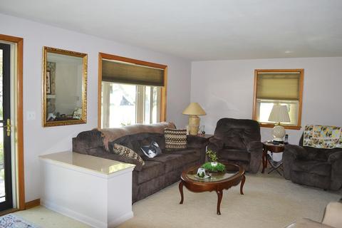 2319 S Carpenter St, Appleton, WI 54915 photo 2