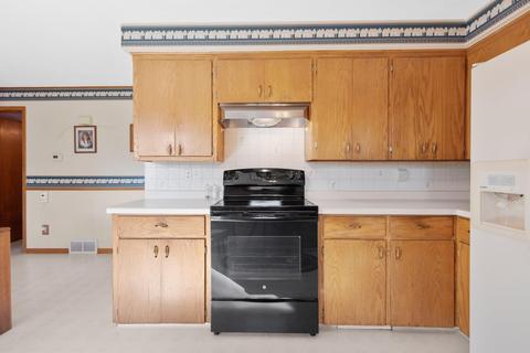 618 S Schaefer St, Appleton, WI 54915 photo 4