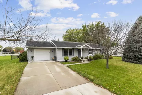 330 Sharla St, Wrightstown, WI 54180 photo 1